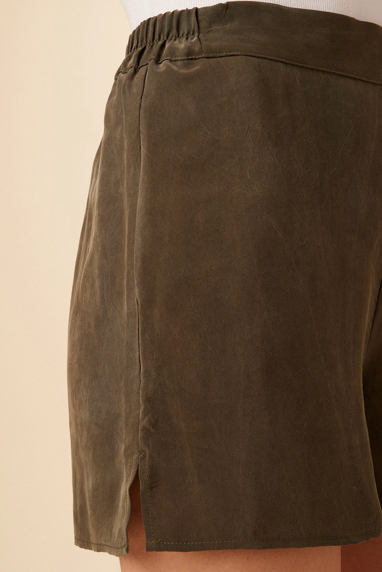 Palo Cottonseed Cupro Short - Olive 7 Palo Cottonseed Cupro Short - Olive - Image 5