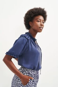 Zuri Cupro Blouse - Ocean -Deals Zesty Vex Store 0396 Zuri Ocean 0150 web 3ab9bc19 5348 4096 975b 1377821e76c9