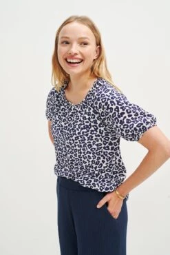 Lotta Washable Silk Blouse - Navy Sauvage -Deals Zesty Vex Store 0563 Lotta Silk Sauvage Print 1366 web 5e4d82d9 b2a1 419e b777 3f8f4e9ef16b