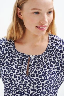 Lotta Washable Silk Blouse - Navy Sauvage -Deals Zesty Vex Store 0563 Lotta Silk Sauvage Print 1388 web caaad39f 1b4f 4e72 8237 91832ae07dcd