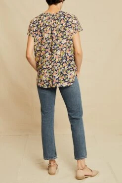 Renata Ecovero Blouse - Mojave Floral -Deals Zesty Vex Store 0607 Renata Ecovero Mojave Bloom 0014 web be6f2892 38d1 443f 9ca7 31887121b8df