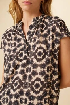 Renata Ecovero Blouse - Ink Flower -Deals Zesty Vex Store 0607 Renata Ink Flower 4