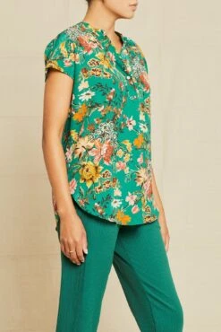 Renata Washable Silk Blouse - Rosalind Floral -Deals Zesty Vex Store 211013 AV October ECOMM 1068RenataWashableSilkRosalindFloral 7909 web f4bfab89 97da 4891 a0cc b6711c9074f6