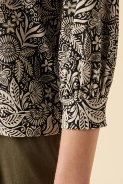 Issa Viscose Knit Tee - Nina Black -Deals Zesty Vex Store 26 Issa Nina Black 4